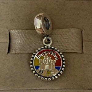 Pandora Florida Treasure Island Sandcastle Charm